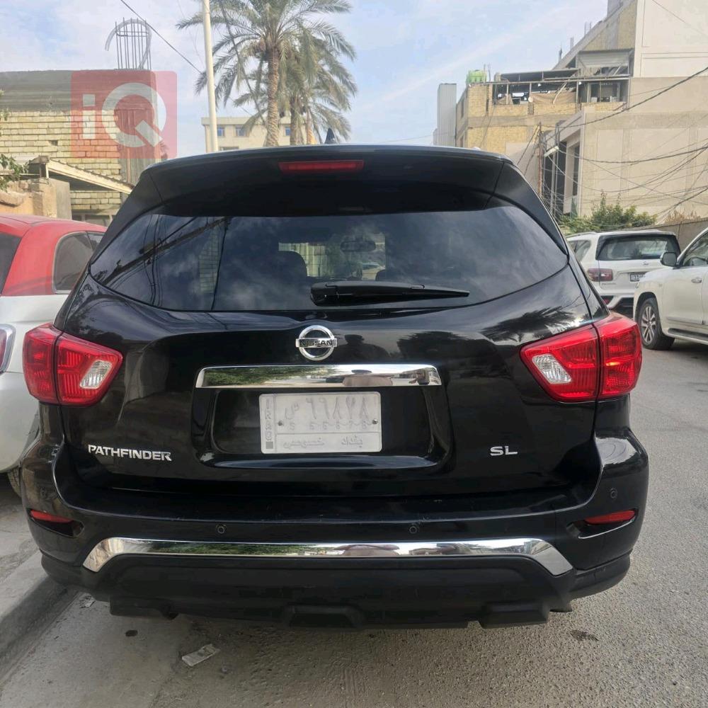 نیسان پاسفایندەر